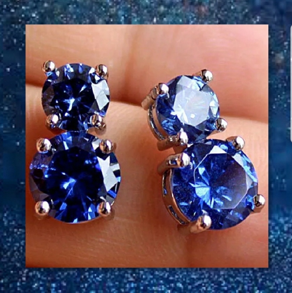 New arrival 18k White GF "8" BlueTopaz Earrings